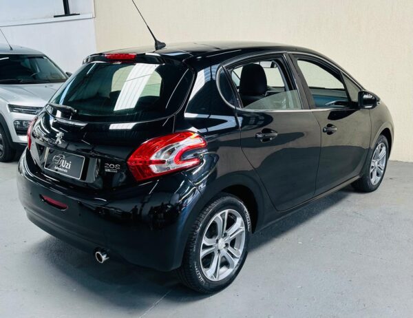 Peugeot 208 Griffe 1.6 flex 2015 Teto Panorâmico Completo - Image 14