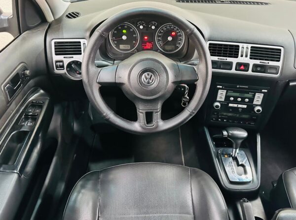 Vw Bora 2.0 2011 Automático apenas 139.000 km - Image 5