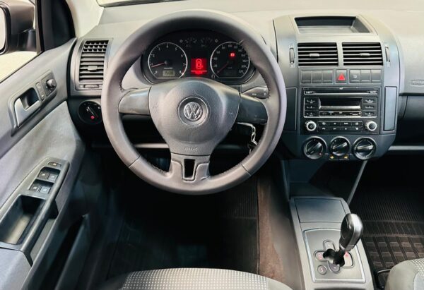 Volkswagen Polo Hatch 1.6 i-motion 2013 Completo - Image 6