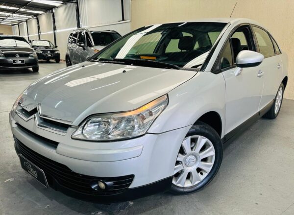 Citroen C4 Pallas GLX 2.0 flex 2012 Automático - Image 2