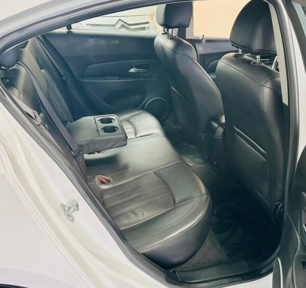 Chevrolet Cruze Sedan Lt 1.8 2014 Automático - Image 9