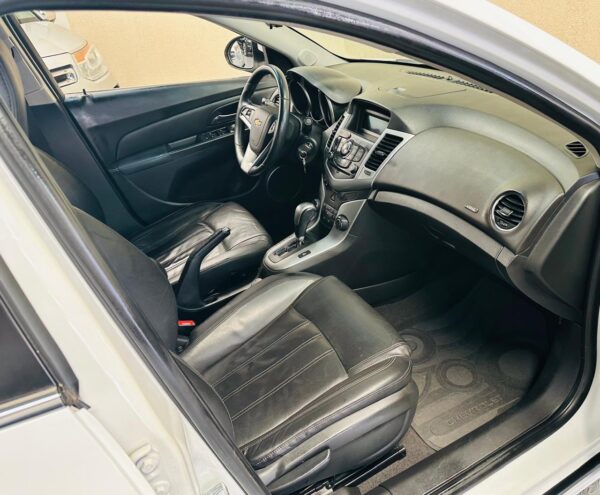 Chevrolet Cruze Sedan Lt 1.8 2014 Automático - Image 8