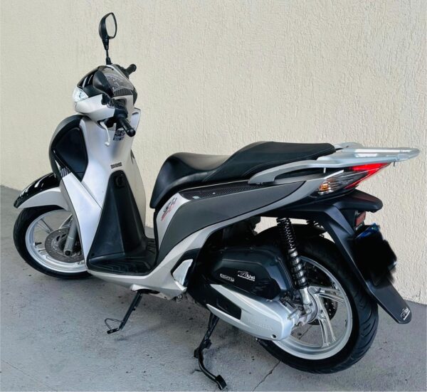 Honda Sh 150 I 2017 muito conservada - Image 12