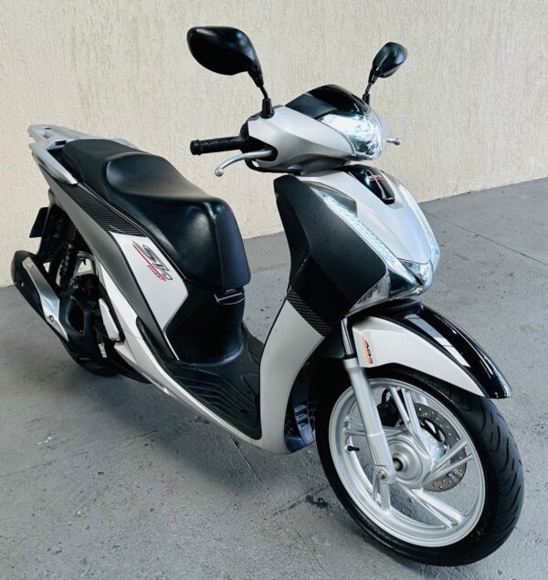 Honda Sh 150 I 2017 muito conservada - Image 2