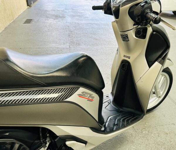 Honda Sh 150 I 2017 muito conservada - Image 10