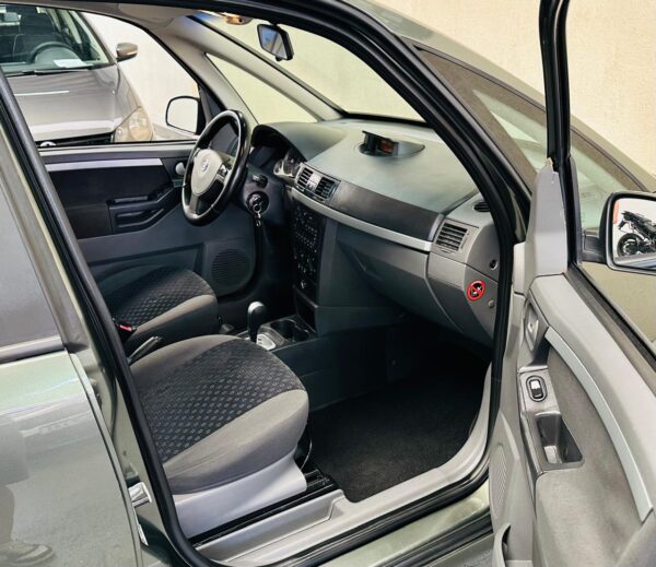 Chevrolet Meriva Premium 1.8 2011 Completa Automatizada - Image 9