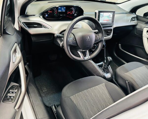 Peugeot 2008 Allure 1.6 2022 Automática com apenas 49.000 km - Image 7